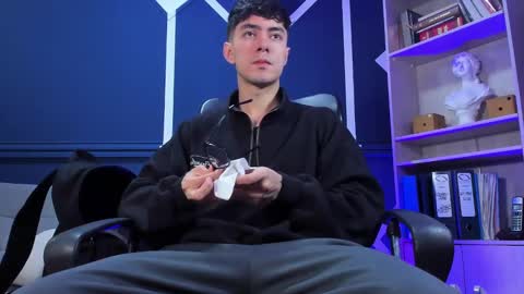 Etham online show from September 9, 2025, 12:05 pm