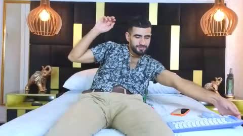 Ethan online show from November 6, 2025, 7:37 pm