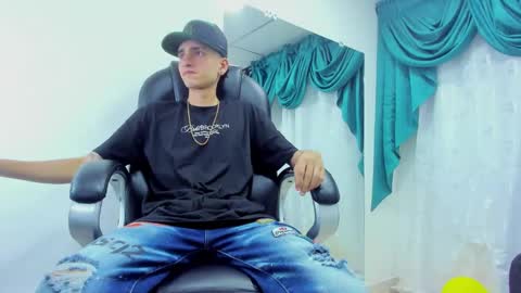 Snapshot of ethan_boy_ chatting on December 3, 2024, 8:17 pm Ethan online show from December 3, 2024, 8:17 pm