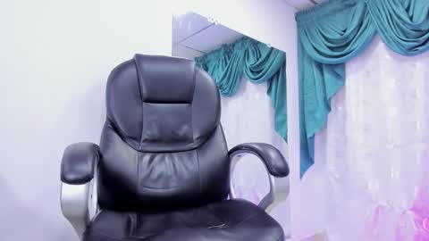 Snapshot of ethan_boy_ chatting on January 19, 2025, 12:17 am Ethan online show from January 19, 2025, 12:17 am