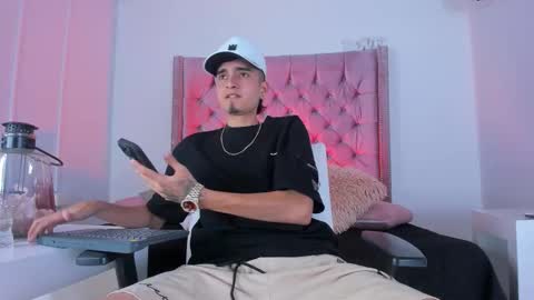 Snapshot of ethan_boy_ chatting on November 21, 2025, 7:45 pm Ethan online show from November 21, 2025, 7:45 pm