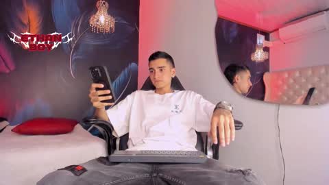 Snapshot of ethan_boy_ chatting on January 5, 2026, 7:06 pm Ethan online show from January 5, 2026, 7:06 pm