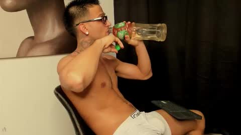 Ethan - Independent model online show from January 18, 2026, 9:40 pm