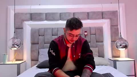 ethan_greys online show from November 19, 2025, 3:50 am