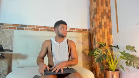 ethan helmut online show from December 30, 2024, 3:25 am