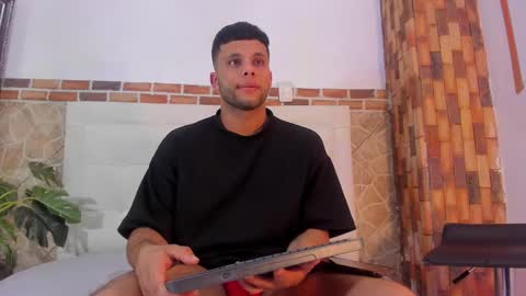 ethan helmut online show from January 25, 2025, 11:13 am