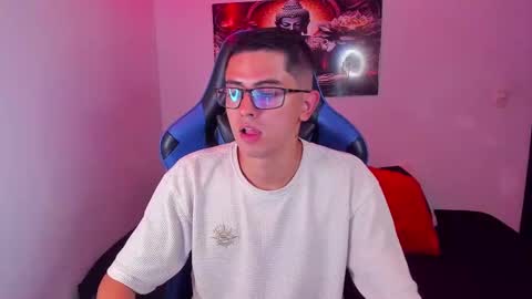 Snapshot of ethan_sai01 chatting on November 7, 2025, 6:02 am ETHAN SAI online show from November 7, 2025, 6:02 am