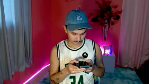 Snapshot of ethan_uwuxx chatting on October 12, 2025, 1:26 am DAVE online show from October 12, 2025, 1:26 am