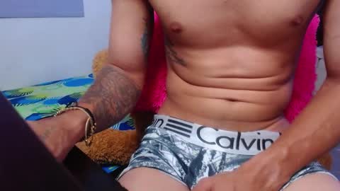 Snapshot of ethan_white_ chatting on February 21, 2025, 9:24 am ethan white online show from February 21, 2025, 9:24 am