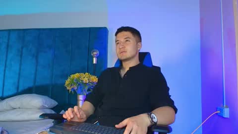 Snapshot of ethanconnor_ chatting on October 29, 2025, 12:29 pm ethanconnor_ online show from October 29, 2025, 12:29 pm