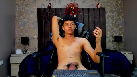 ethanlowell online show from December 16, 2025, 4:39 am