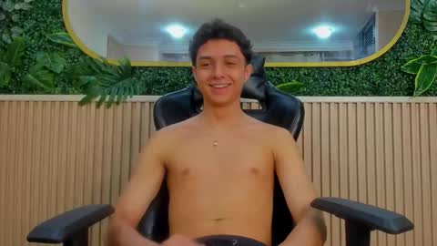 ethanlowell online show from January 11, 2026, 4:06 am