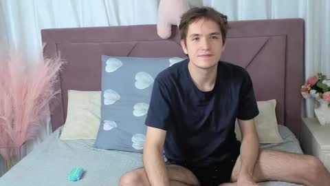 Ethan online show from October 1, 2025, 9:10 pm