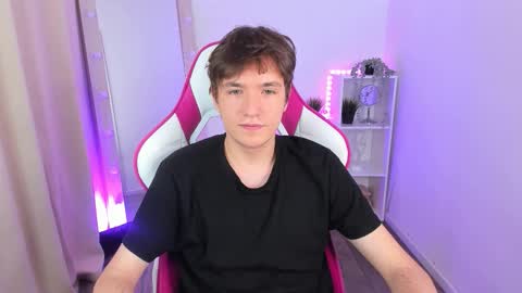 Ethan online show from October 9, 2025, 9:02 pm