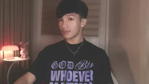 Snapshot of etherealboytoy4hire chatting on December 21, 2025, 10:44 am Rey online show from December 21, 2025, 10:44 am