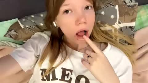 Snapshot of eugenakhouri chatting on October 12, 2025, 5:28 am Lana online show from October 12, 2025, 5:28 am