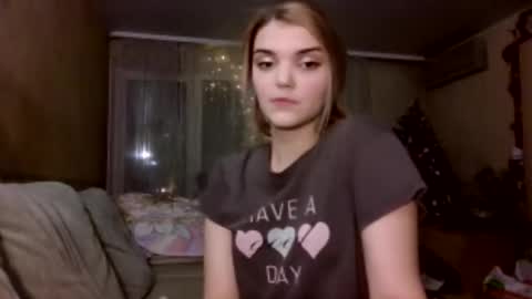 Viola online show from December 22, 2025, 7:33 pm