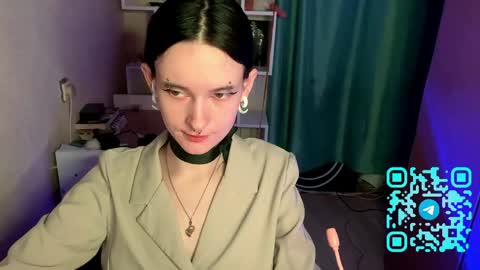 Kate online show from April 15, 2026, 12:01 pm