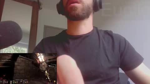 eunile online show from October 4, 2025, 2:26 pm