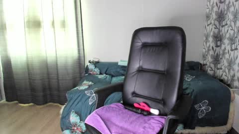 Snapshot of eva_7777 chatting on December 3, 2024, 4:25 am Eva online show from December 3, 2024, 4:25 am