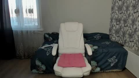 Eva online show from November 17, 2025, 9:37 am