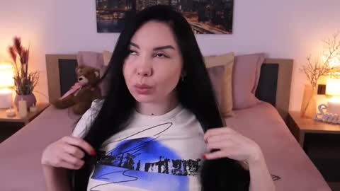 Snapshot of eva__si chatting on March 6, 2025, 7:14 am Eva online show from March 6, 2025, 7:14 am