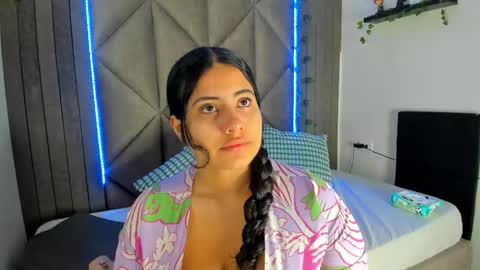 EVA DAEMON  online show from April 18, 2026, 11:58 am