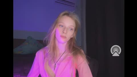 Evvie online show from December 13, 2024, 6:16 pm