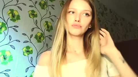 Evvie online show from May 25, 2026, 2:23 pm