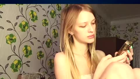 Evvie online show from May 30, 2026, 6:43 am