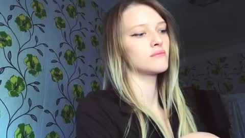 Evvie online show from June 12, 2026, 6:34 am