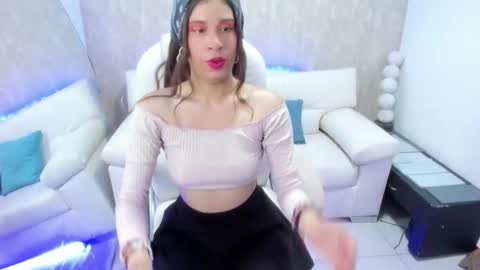 eva_hells online show from September 16, 2025, 7:37 pm