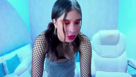 eva_hells online show from September 24, 2025, 7:39 pm