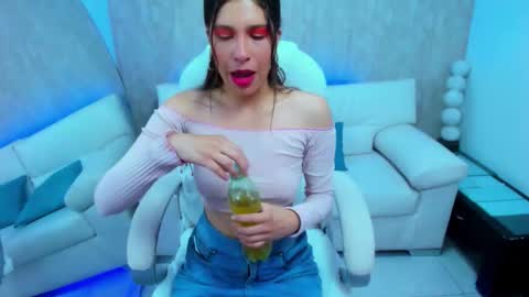 eva_hells online show from September 25, 2025, 8:23 pm