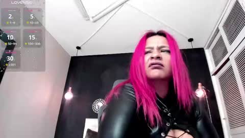 Snapshot of eva_hot_1 chatting on May 5, 2026, 1:08 pm eva_hot_1 online show from May 5, 2026, 1:08 pm