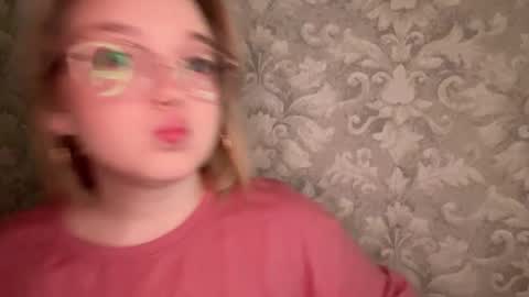 Snapshot of eva_kittenn chatting on October 2, 2025, 7:21 pm eva_kittenn online show from October 2, 2025, 7:21 pm