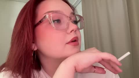 Snapshot of eva_kittenn chatting on June 6, 2026, 4:33 pm eva_kittenn online show from June 6, 2026, 4:33 pm