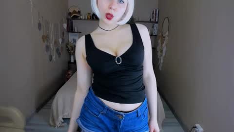 Eva online show from October 1, 2025, 11:16 am