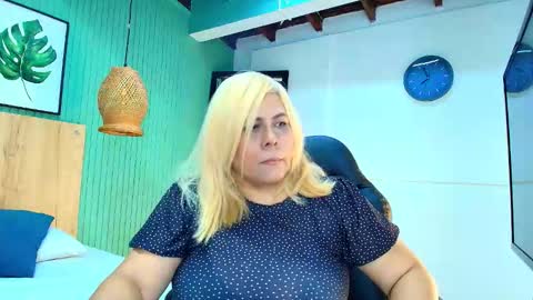 Snapshot of eva_love49 chatting on March 5, 2026, 7:10 pm eva_love49 online show from March 5, 2026, 7:10 pm
