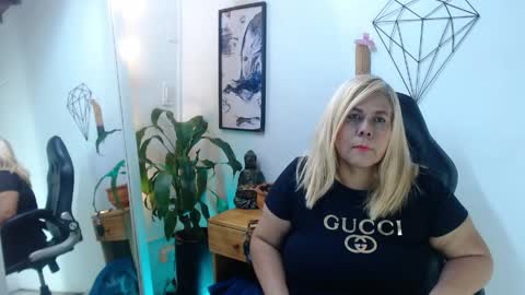Snapshot of eva_love49 chatting on April 2, 2026, 6:05 pm eva_love49 online show from April 2, 2026, 6:05 pm