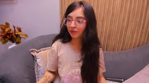 Angelinne online show from February 28, 2025, 2:31 am