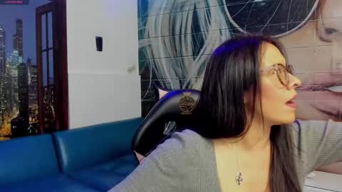 Eva  online show from October 29, 2025, 3:47 pm