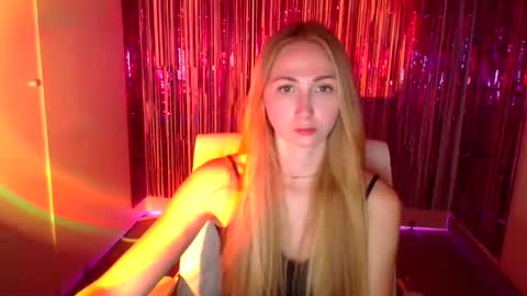 Eva online show from October 8, 2025, 6:27 pm