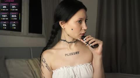 Eva online show from October 14, 2025, 3:35 pm