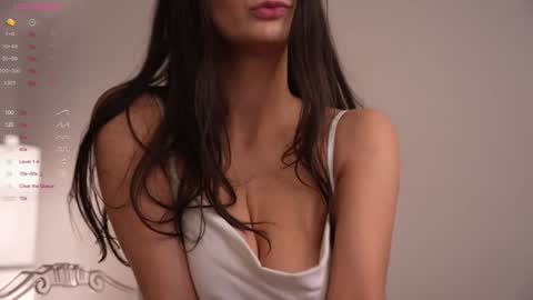 EVA  online show from December 26, 2024, 6:01 pm