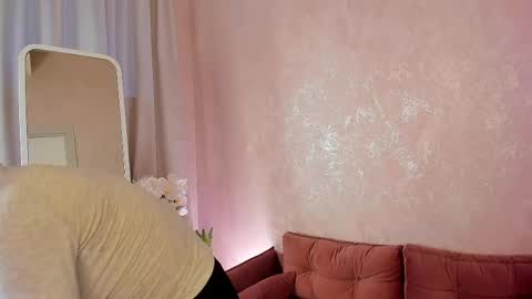 Eva online show from April 22, 2026, 1:08 am
