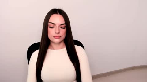 Snapshot of eva_rossee_ chatting on February 11, 2025, 5:29 pm Eva online show from February 11, 2025, 5:29 pm