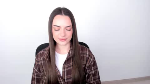 Snapshot of eva_rossee_ chatting on February 23, 2025, 2:04 pm Eva online show from February 23, 2025, 2:04 pm