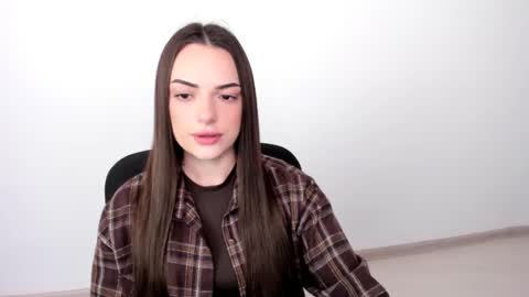 Snapshot of eva_rossee_ chatting on March 3, 2025, 9:55 am Eva online show from March 3, 2025, 9:55 am