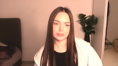 Eva online show from April 9, 2026, 3:28 pm